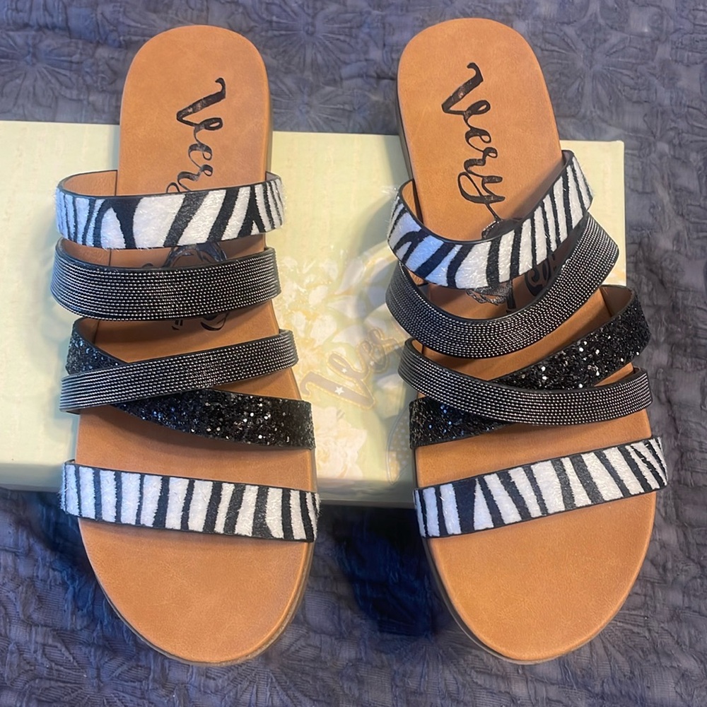 Very G -Ginger 2 Zebra Sz 10. NIB